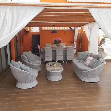 Tatil Evi Countryside With Jacuzzi And Pool