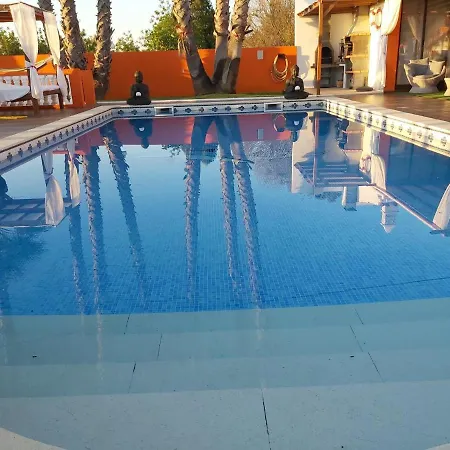 Countryside With Jacuzzi And Pool Tatil Evi