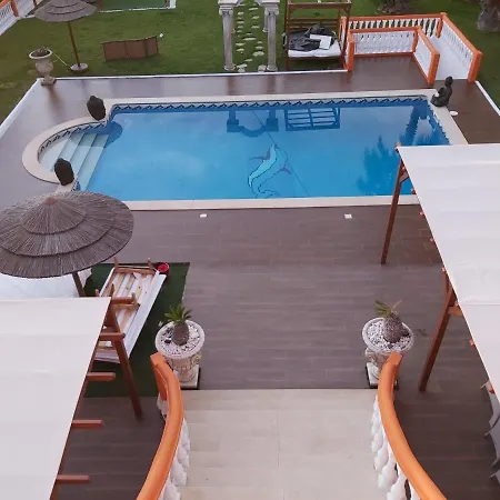 Countryside With Jacuzzi And Pool *