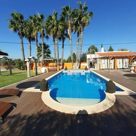 Countryside With Jacuzzi And Pool *
